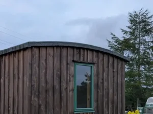 Curved roof felt shepherds hut